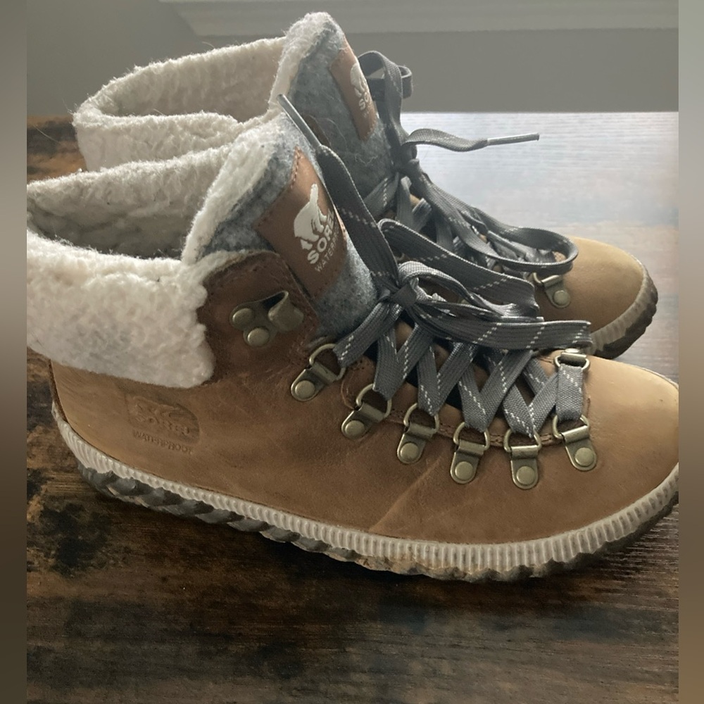 Sorel Womens Out N About Plus Conquest  Brown Leather Waterproof Boot Size 6.5